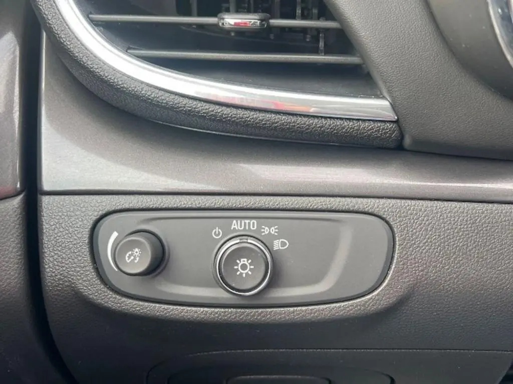 2021 Buick Encore Preferred photo 4