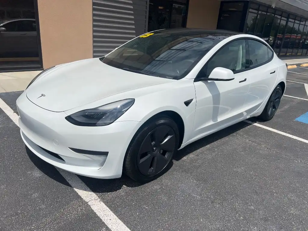 2023 Tesla Model 3 Base's photo