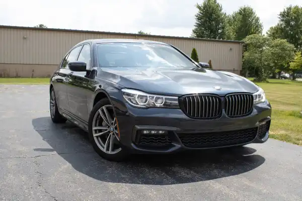 2019 BMW 7 Series 740i xDrive's photo