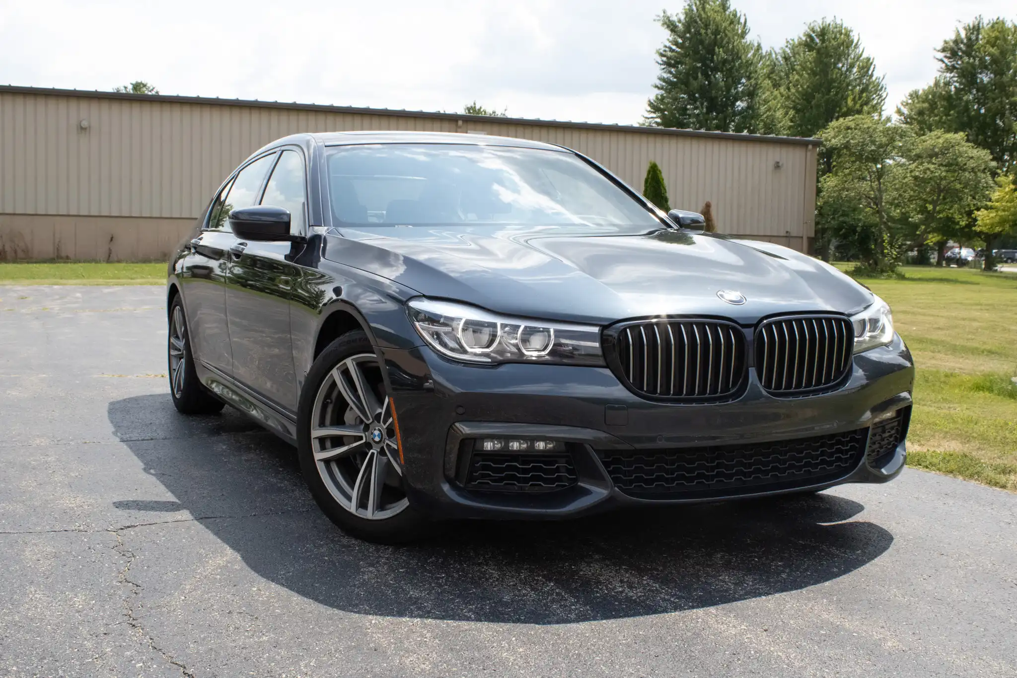 2019 BMW 7 Series 740i xDrive's photo