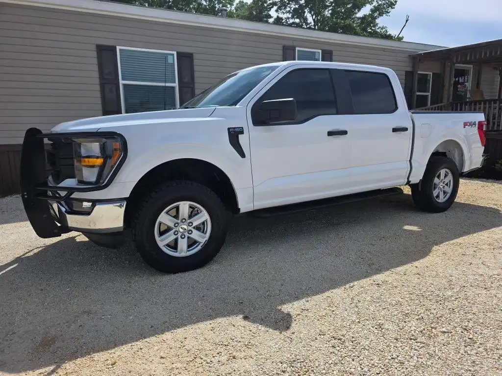 2023 Ford F-150 XL 4WD SuperCrew 5-1/2' Box's photo