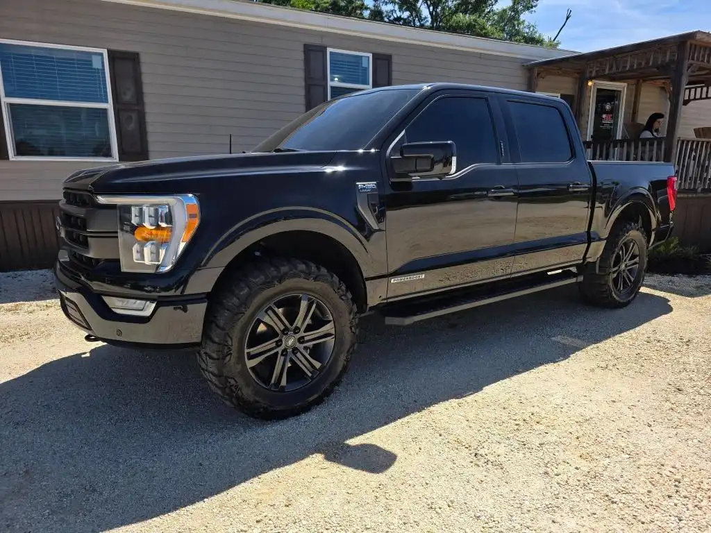 2021 Ford F-150 Lariat 4WD SuperCrew 5-1/2' Box's photo
