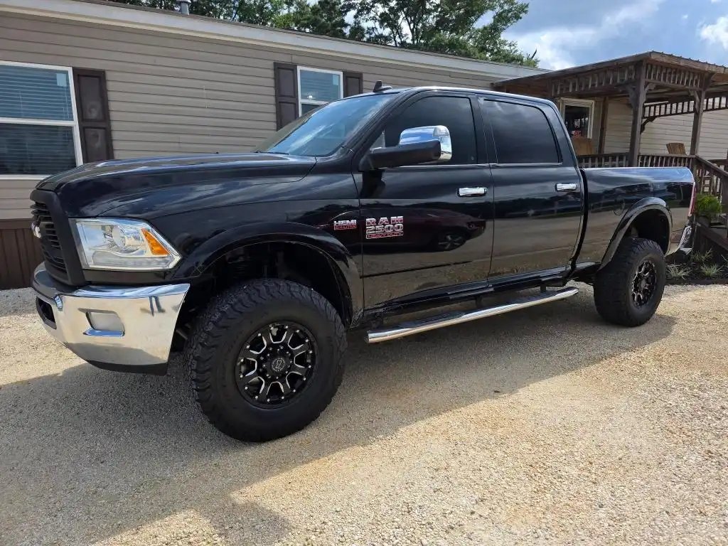 2015 RAM 2500 Laramie 4X4 Crew Cab SWB's photo