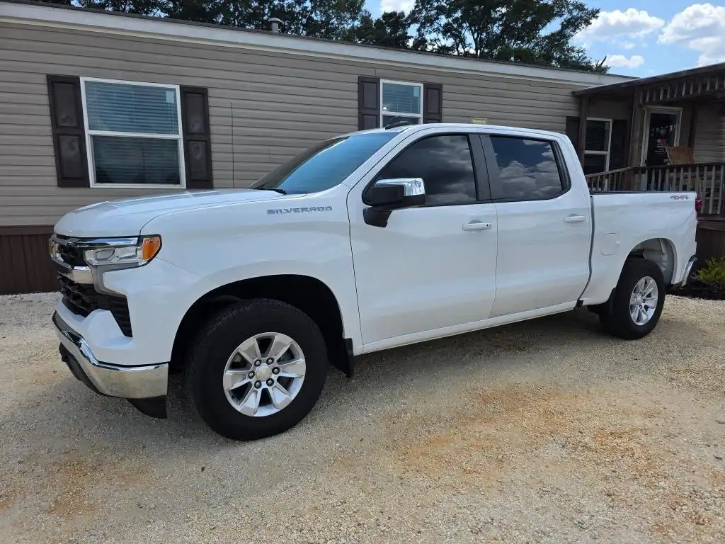 2022 Chevrolet Silverado 1500 LT 4WD Crew Cab Short Box's photo