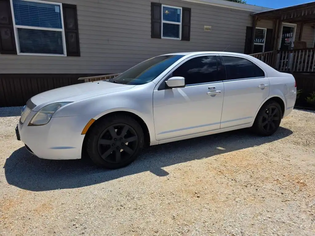 2010 Mercury Milan I4 Premier's photo