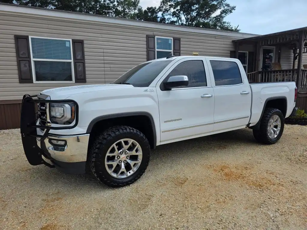 2018 GMC Sierra SLT 4WD Crew Cab Short Box's photo