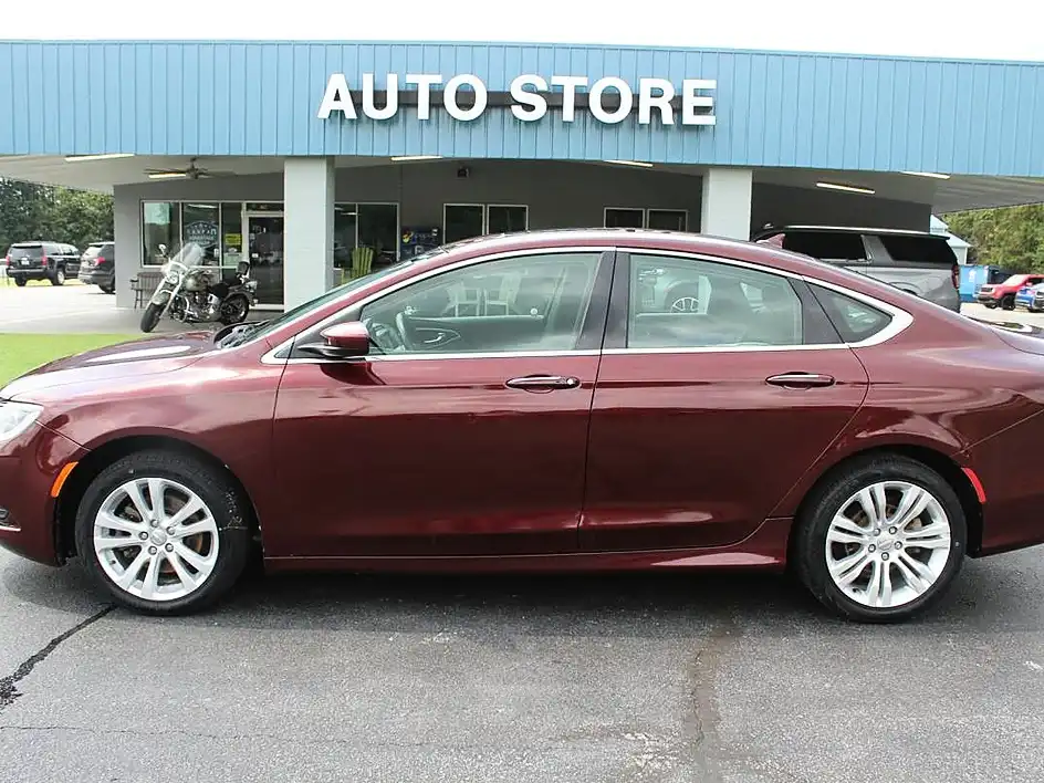 2016 Chrysler 200 Limited's photo