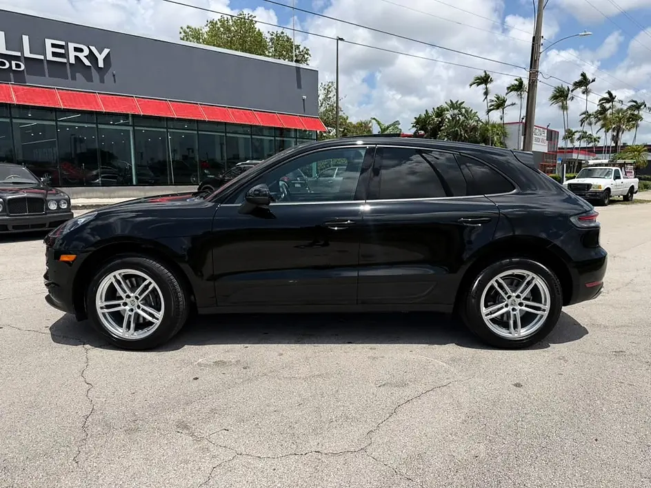 2021 Porsche Macan Base photo 5