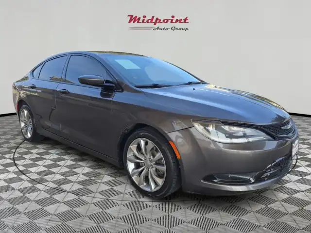 2015 Chrysler 200 S AWD's photo