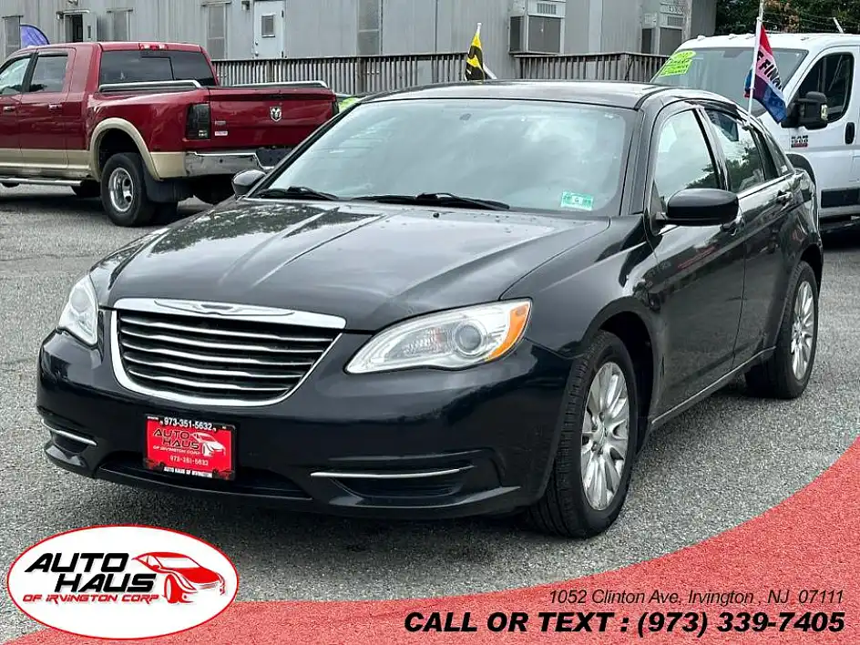 2012 Chrysler 200 LX's photo