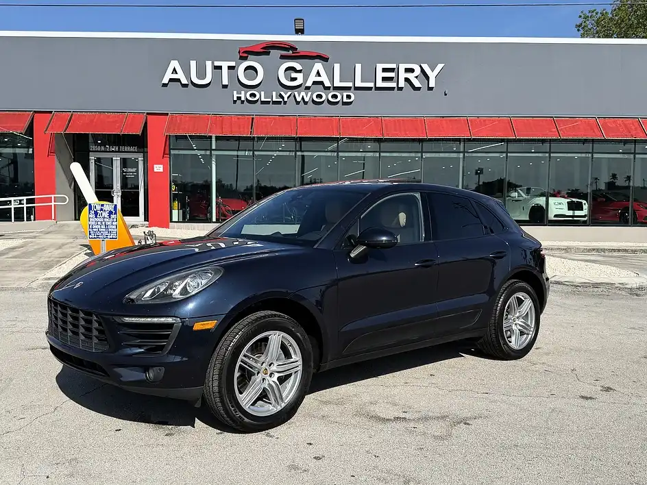 2017 Porsche Macan Base's photo