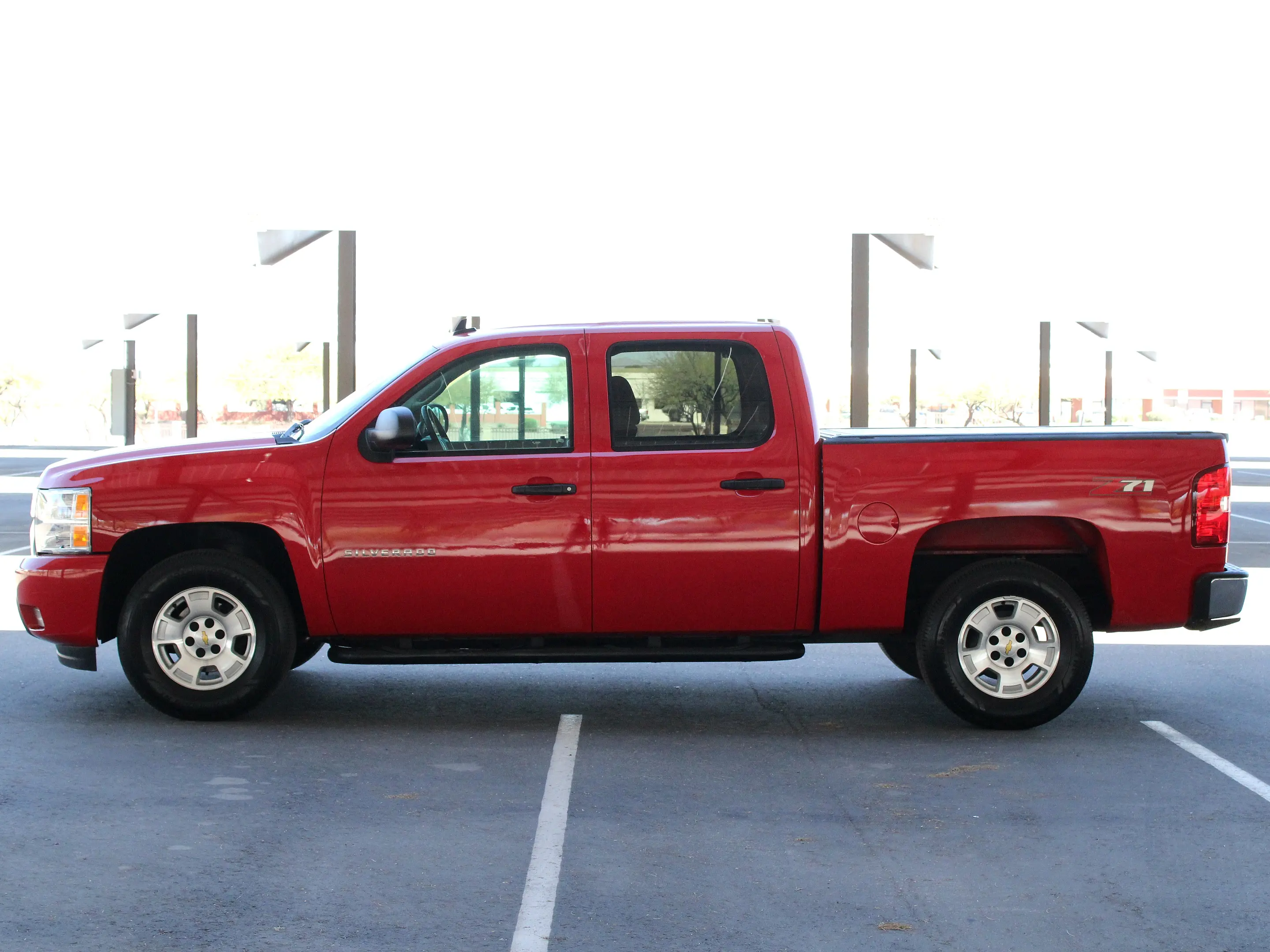 2011 Chevrolet Silverado 1500 LT Crew Cab photo 4