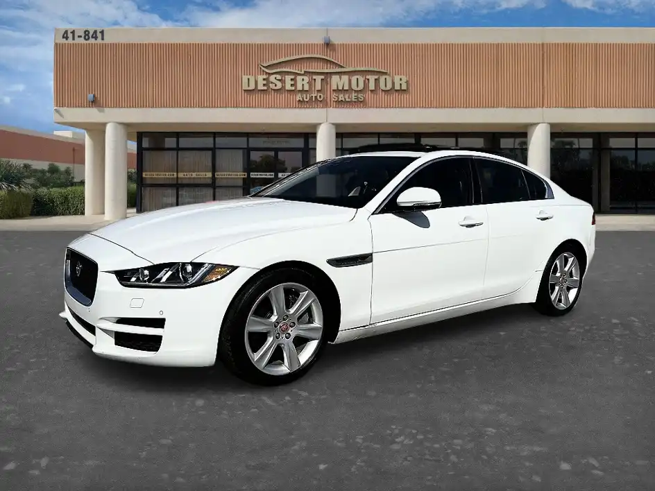 2018 Jaguar XE 25t Premium's photo