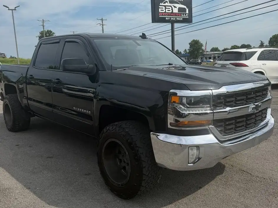2018 Chevrolet Silverado 1500 LT Crew Cab Short Box's photo