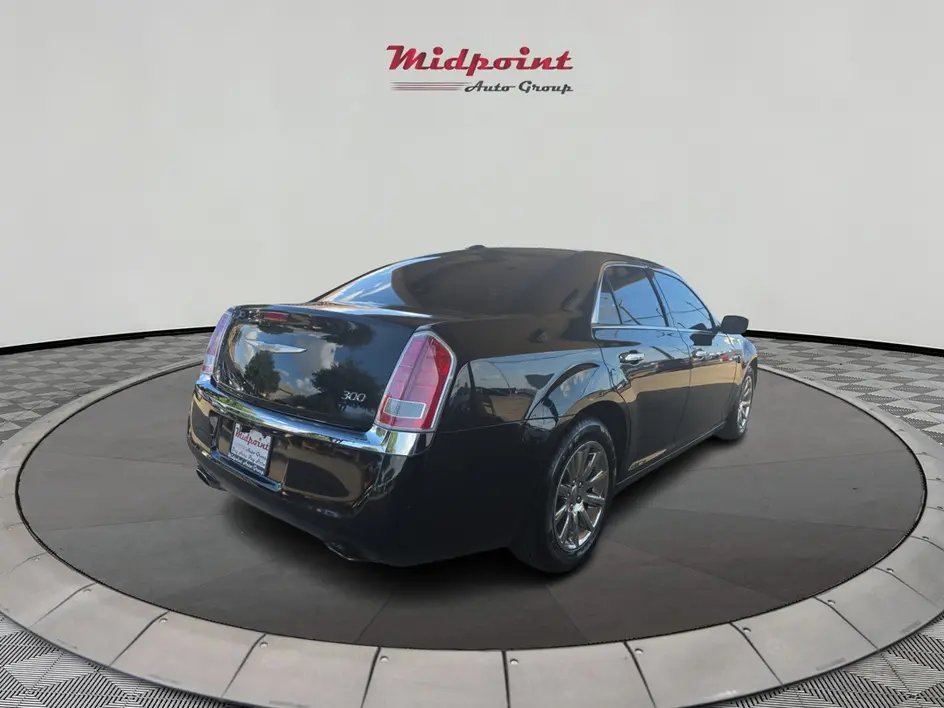 2012 Chrysler 300 Limited photo 3