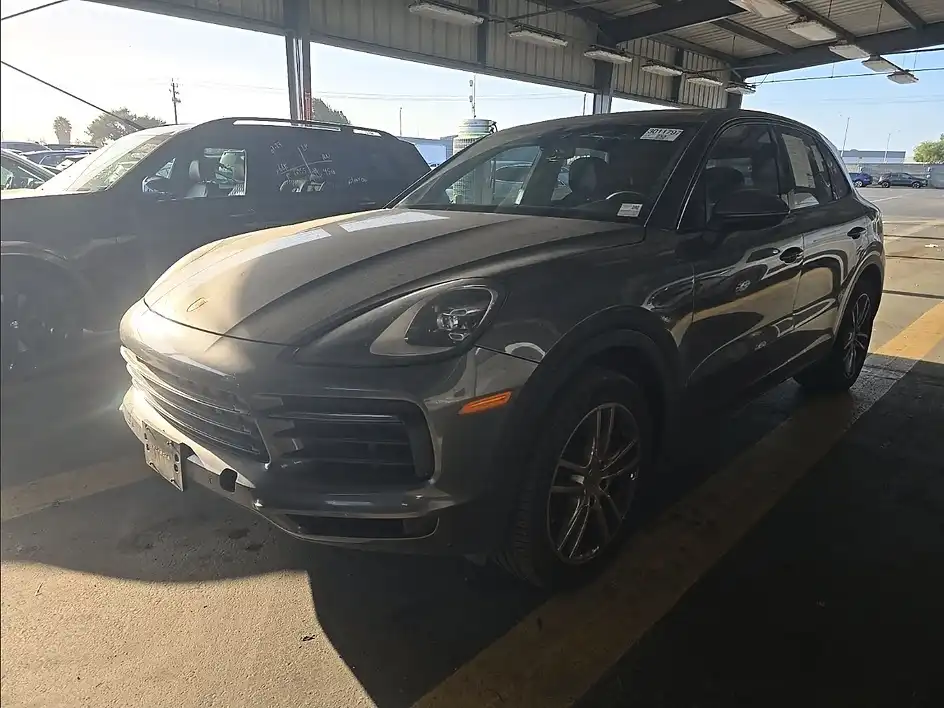 2020 Porsche Cayenne Base's photo