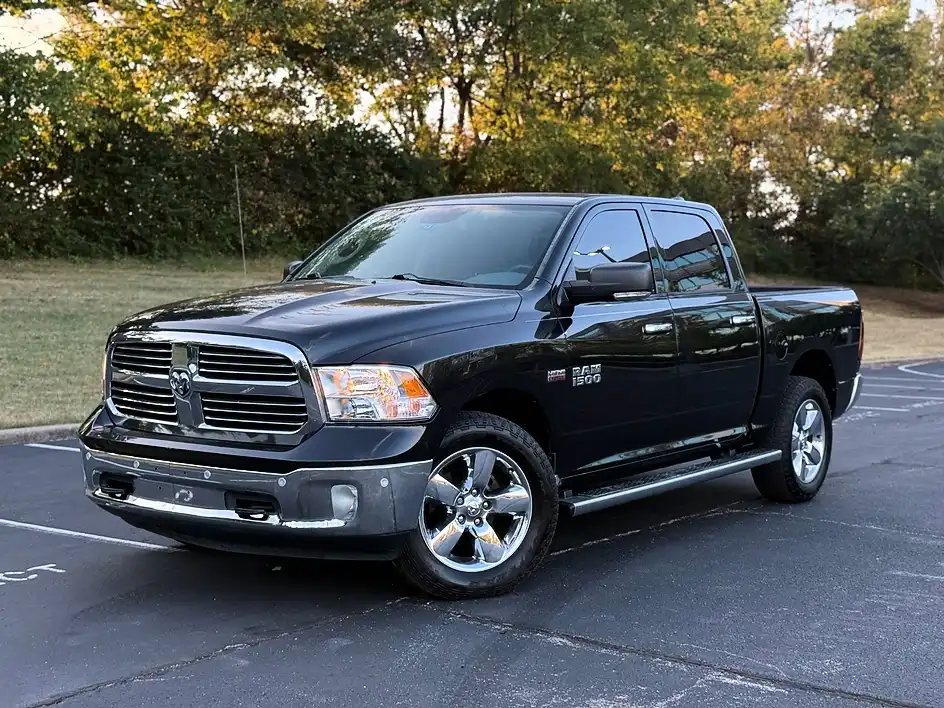 2016 RAM 1500 Lone Star 4WD Crew Cab 5'7's photo