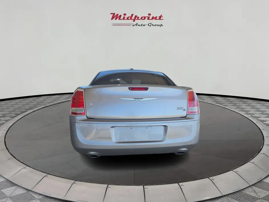 2013 Chrysler 300 V6 S RWD photo 3