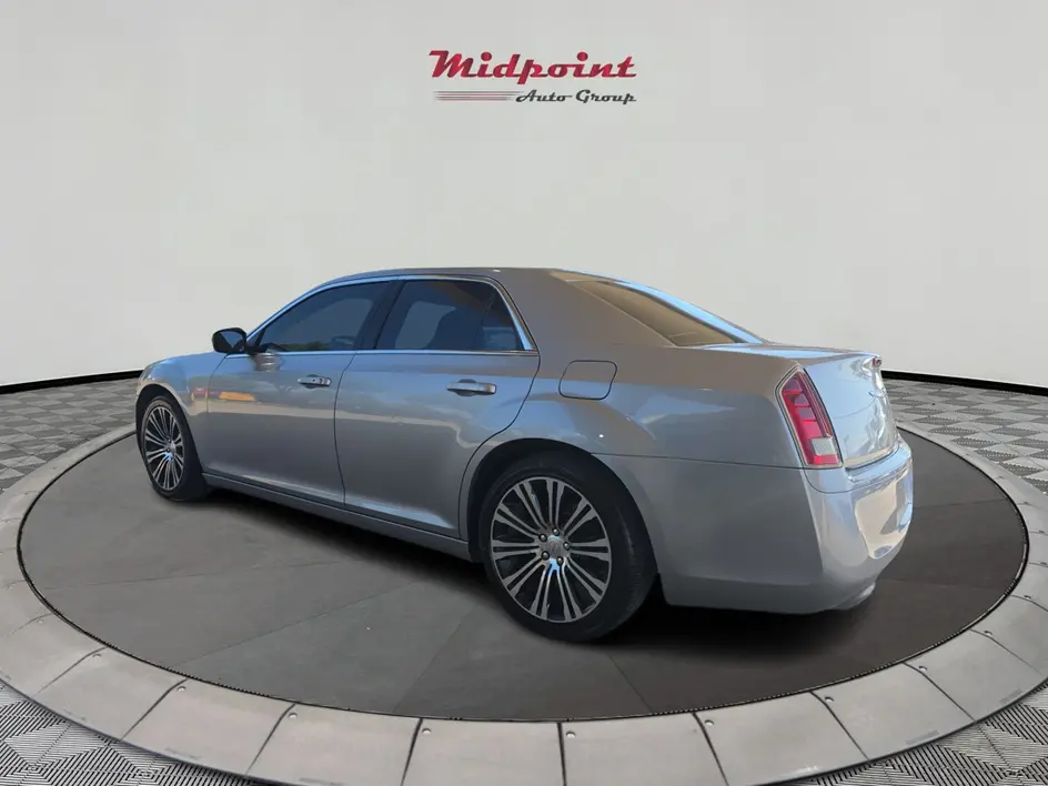 2013 Chrysler 300 V6 S RWD photo 4