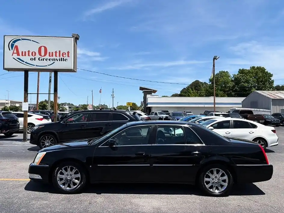 2008 Cadillac DTS Luxury III's photo