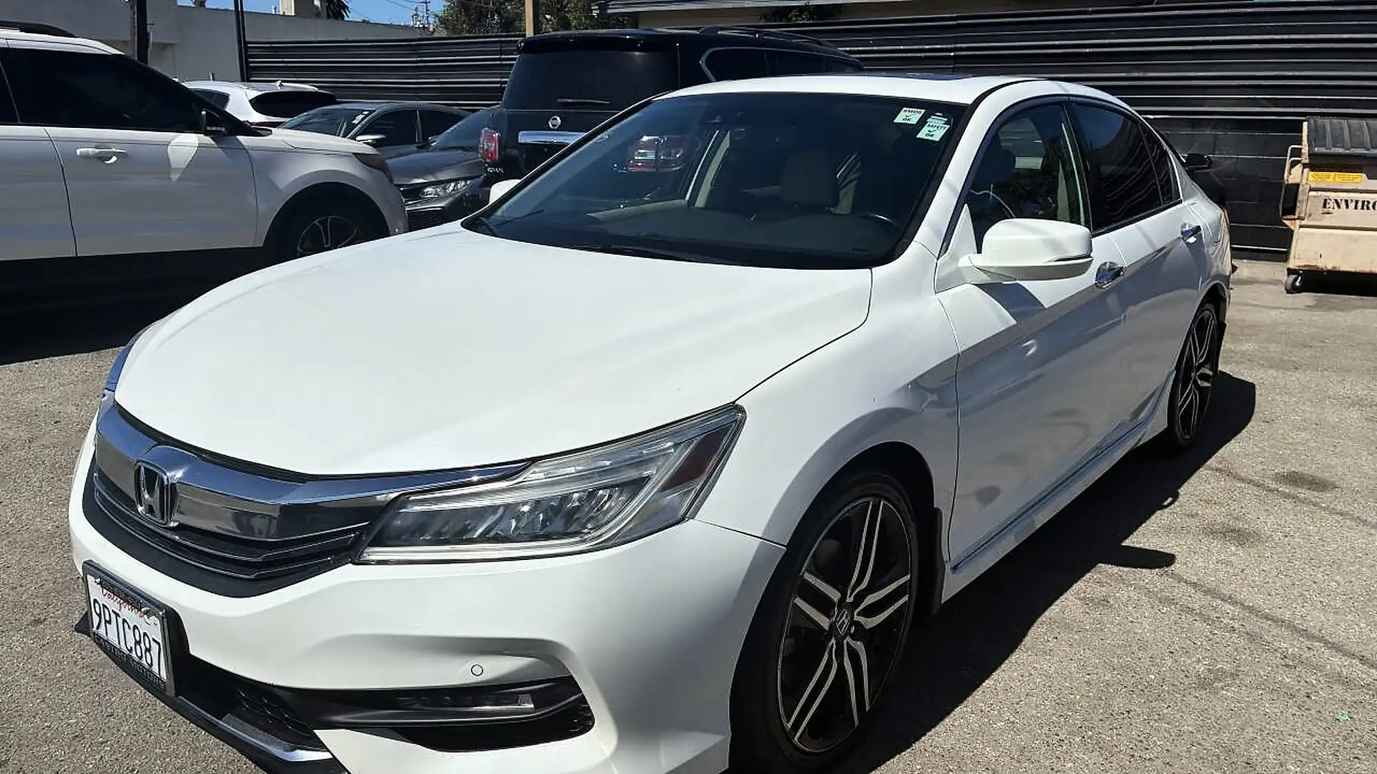 2017 Honda Accord Touring Auto's photo