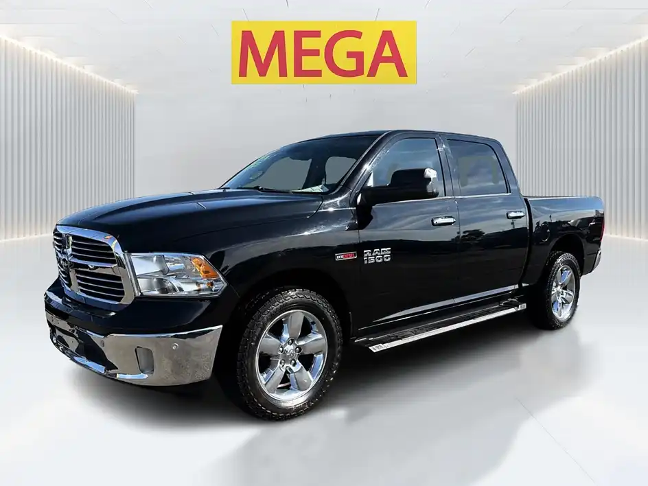 2015 RAM 1500 SLT 4x4 Crew Cab's photo