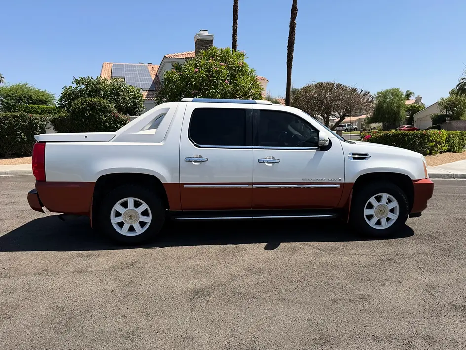 2007 Cadillac Escalade EXT Base photo 4