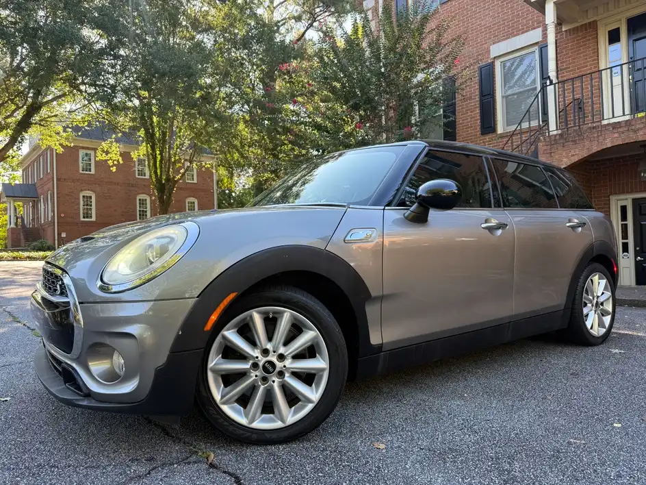 2016 MINI Clubman Cooper S's photo