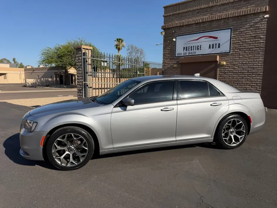 2018 Chrysler 300 S photo 3