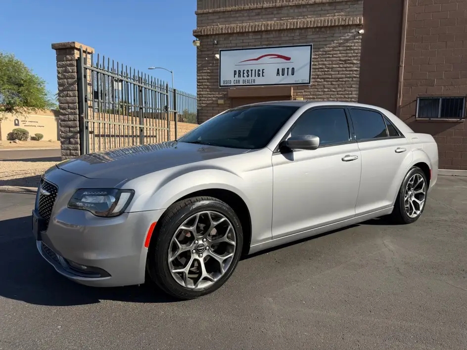 2018 Chrysler 300 S photo 1