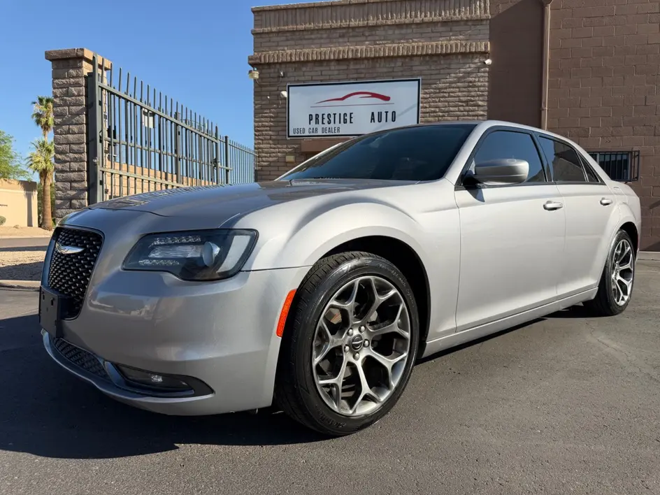2018 Chrysler 300 S photo 5