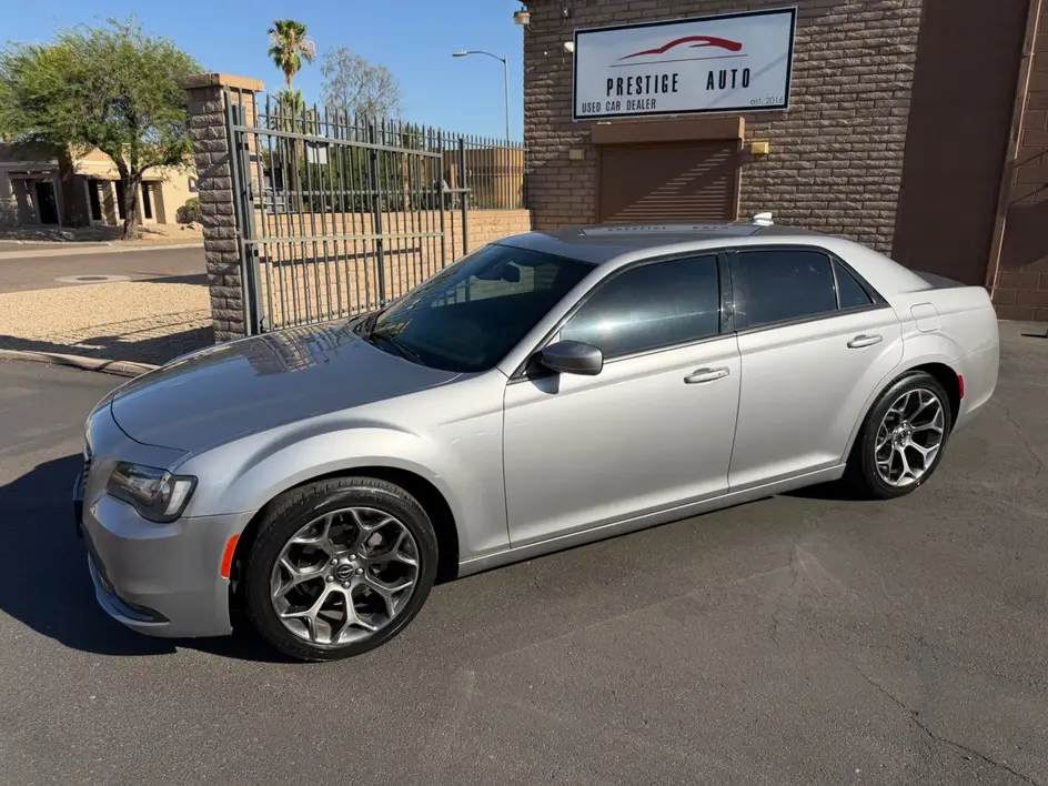 2018 Chrysler 300 S photo 4