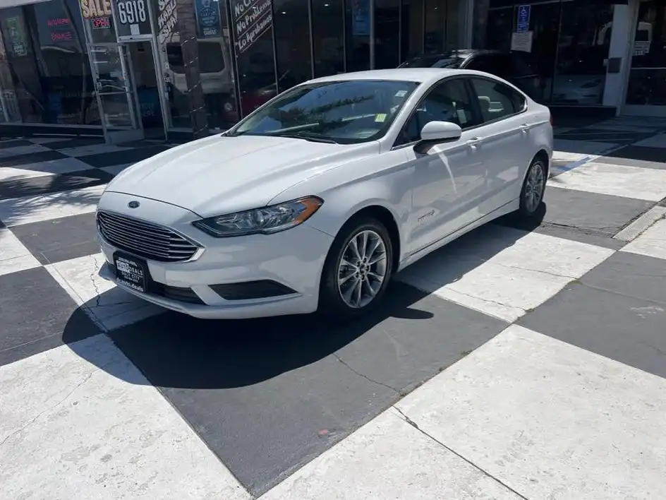 2017 Ford Fusion S's photo
