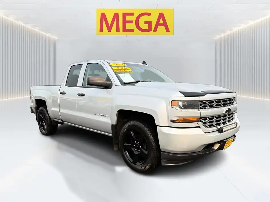 2018 Chevrolet Silverado 1500 Custom 4WD Double Cab Standard Box's photo