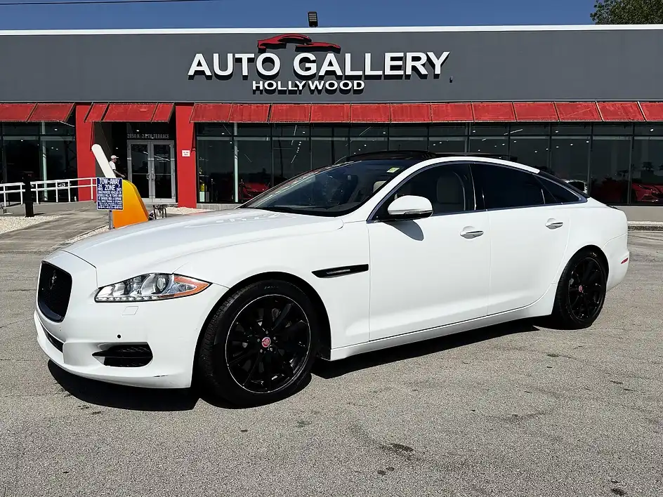 2014 Jaguar XJ XJ's photo
