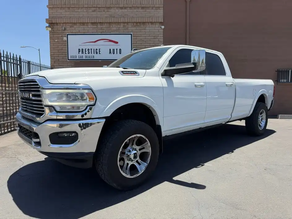 2019 RAM 3500 Laramie 4X4 Crew Cab LWB's photo