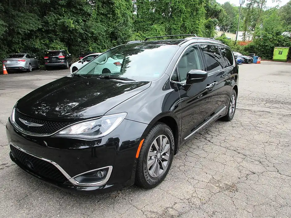 2019 Chrysler Pacifica Touring L Plus's photo