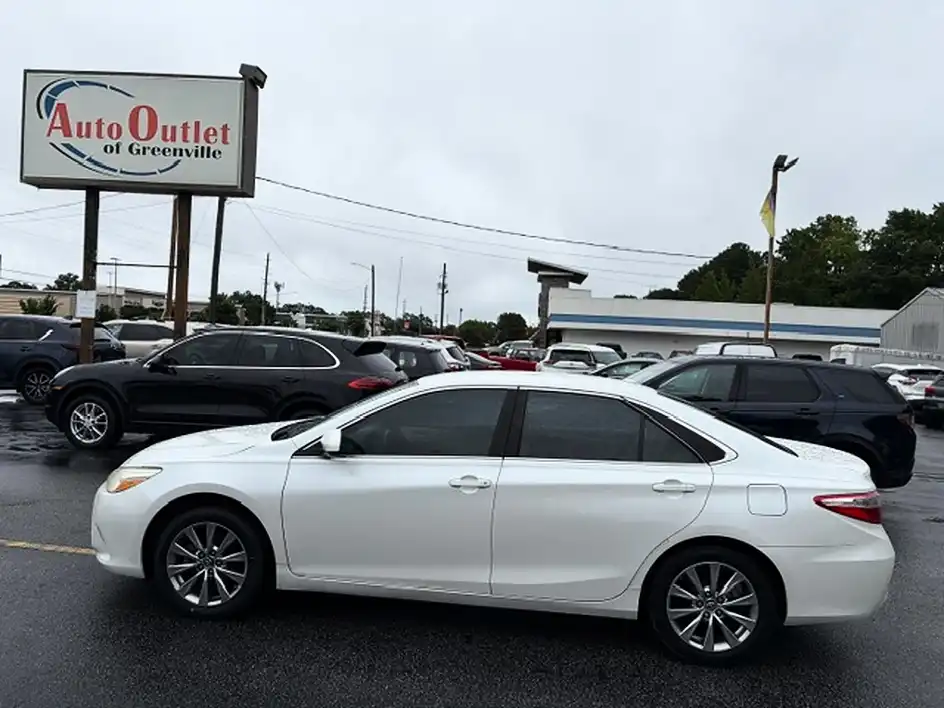 2017 Toyota Camry 2.5 Auto XLE's photo