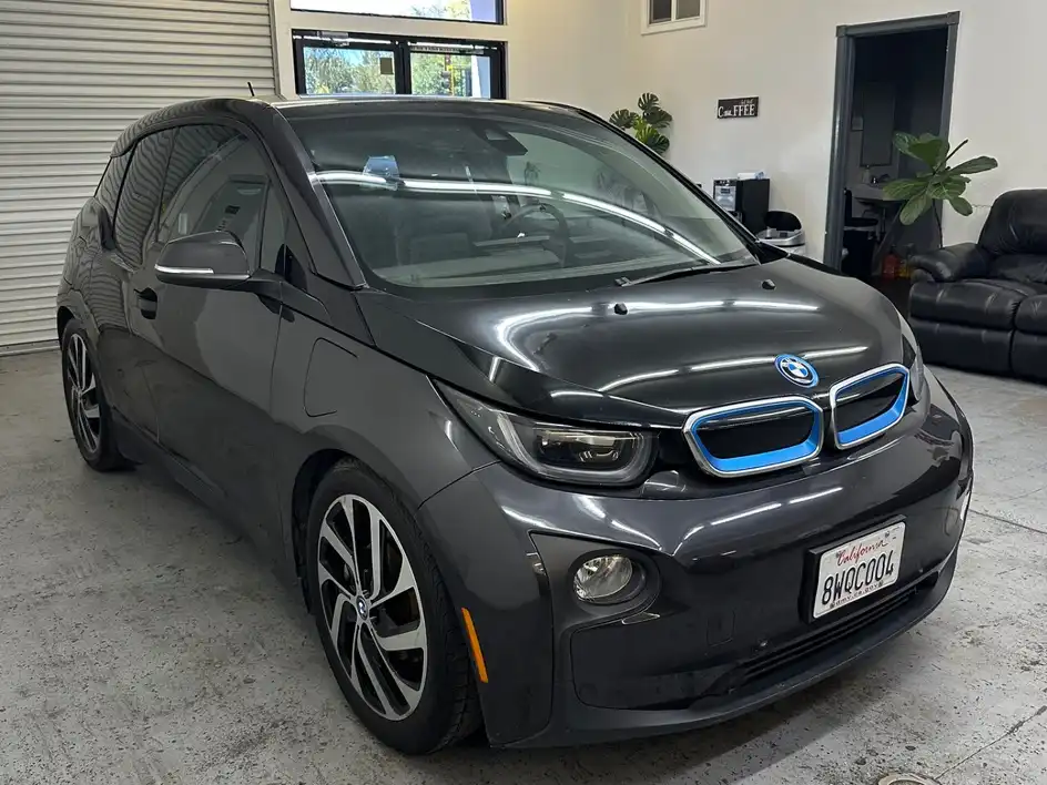 2014 BMW i3 0.6 Range Extender's photo