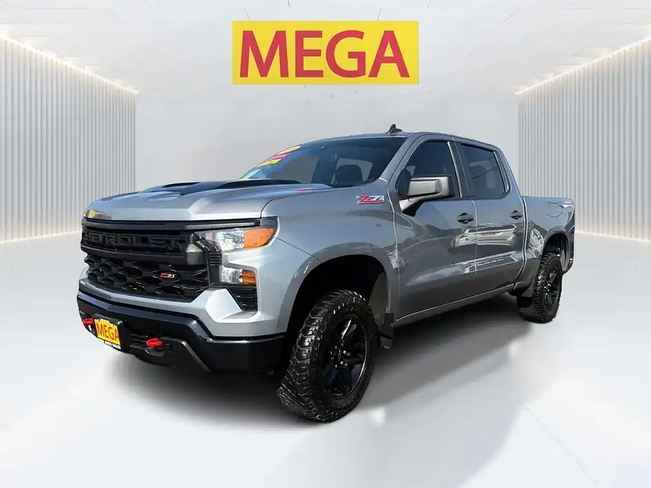 2023 Chevrolet Silverado 1500 Custom Trail Boss 4X4 Crew Cab Short Box's photo