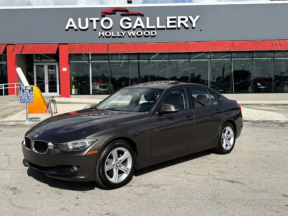 2013 BMW 3 Series 328i Sedan's photo