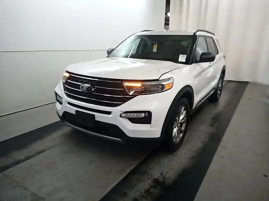 2022 Ford Explorer XLT 4WD's photo