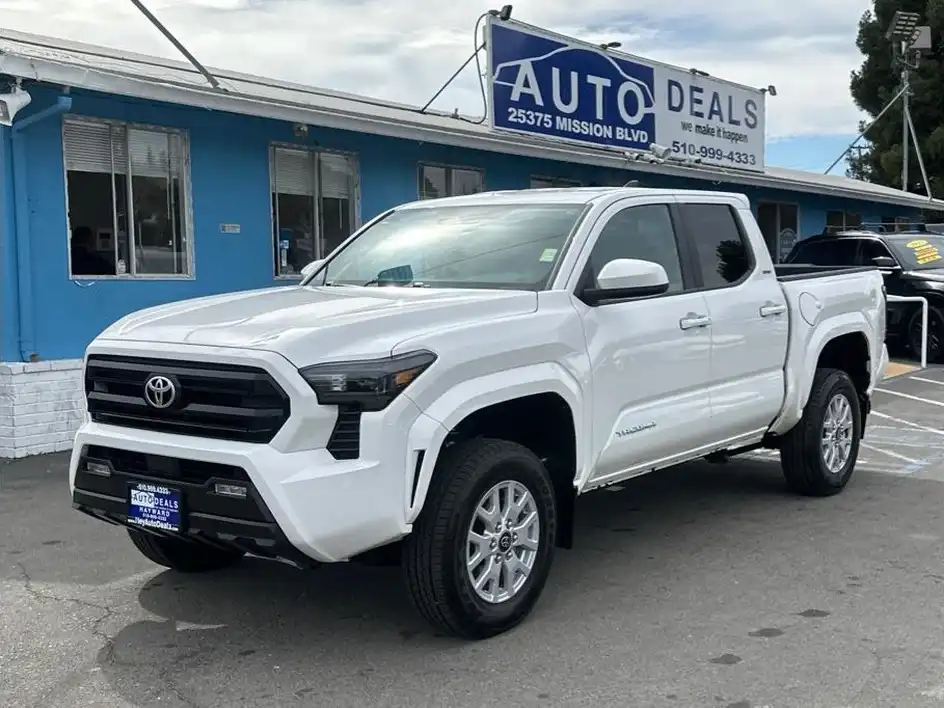 2024 Toyota Tacoma SR5 4x4 Double Cab's photo