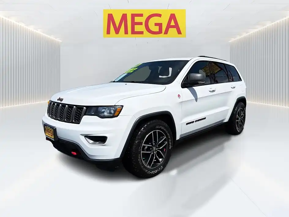 2017 Jeep Grand Cherokee Trailhawk's photo
