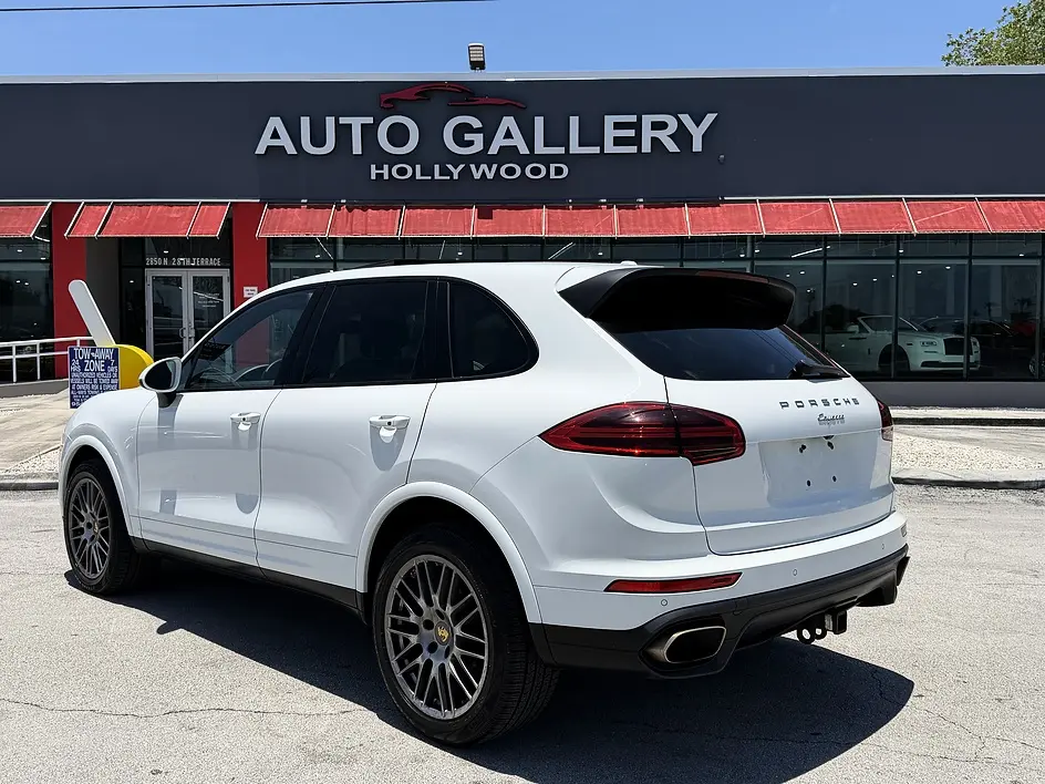 2017 Porsche Cayenne Platinum Edition photo 3