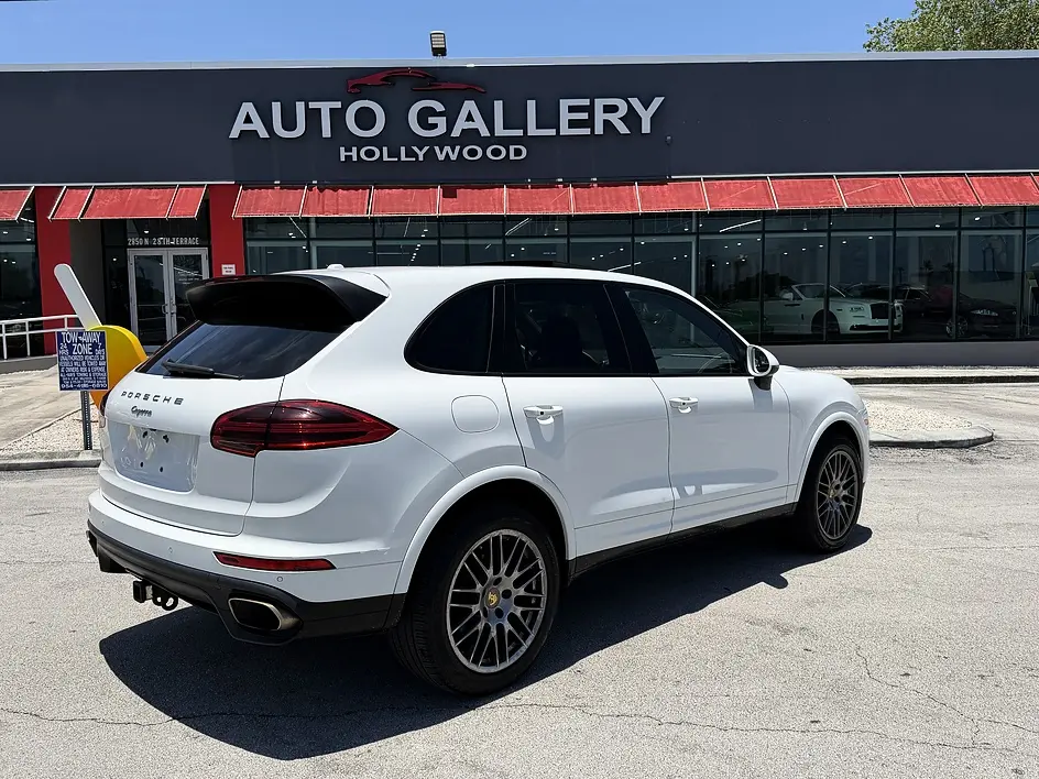 2017 Porsche Cayenne Platinum Edition photo 4