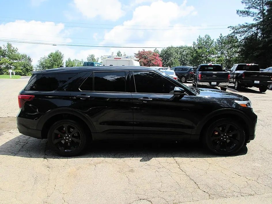 2022 Ford Explorer ST 4WD photo 4