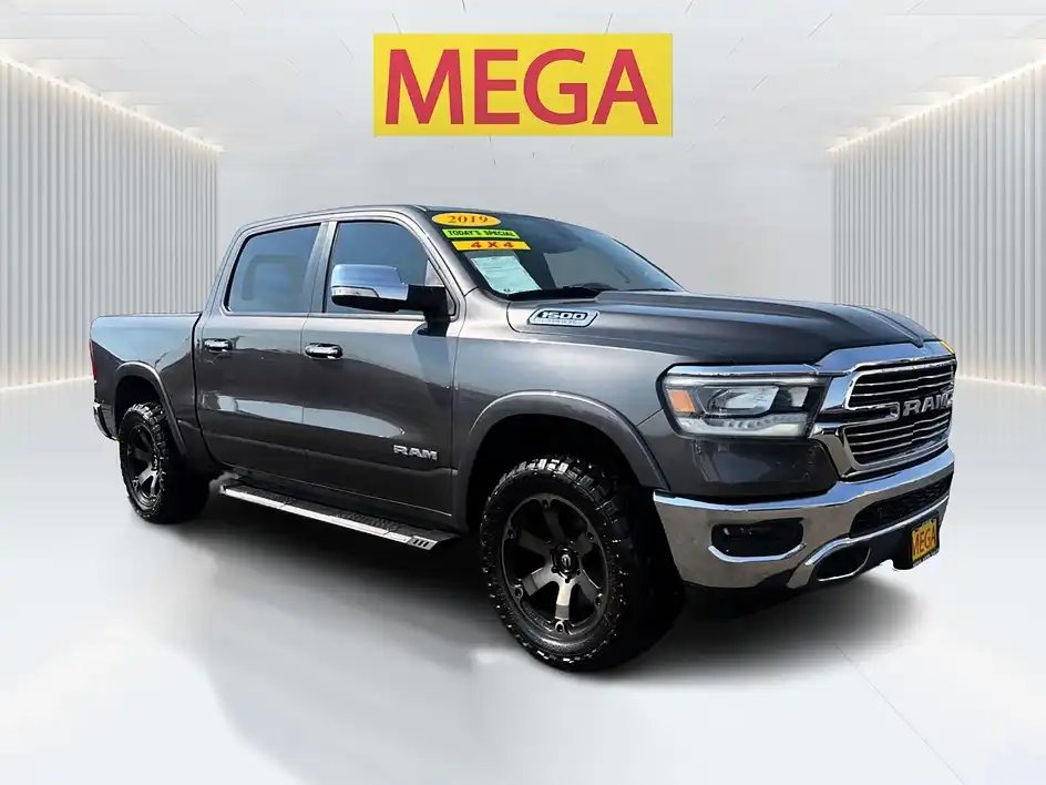 2019 RAM 1500 Laramie 4x4 Crew Cab 5'7's photo