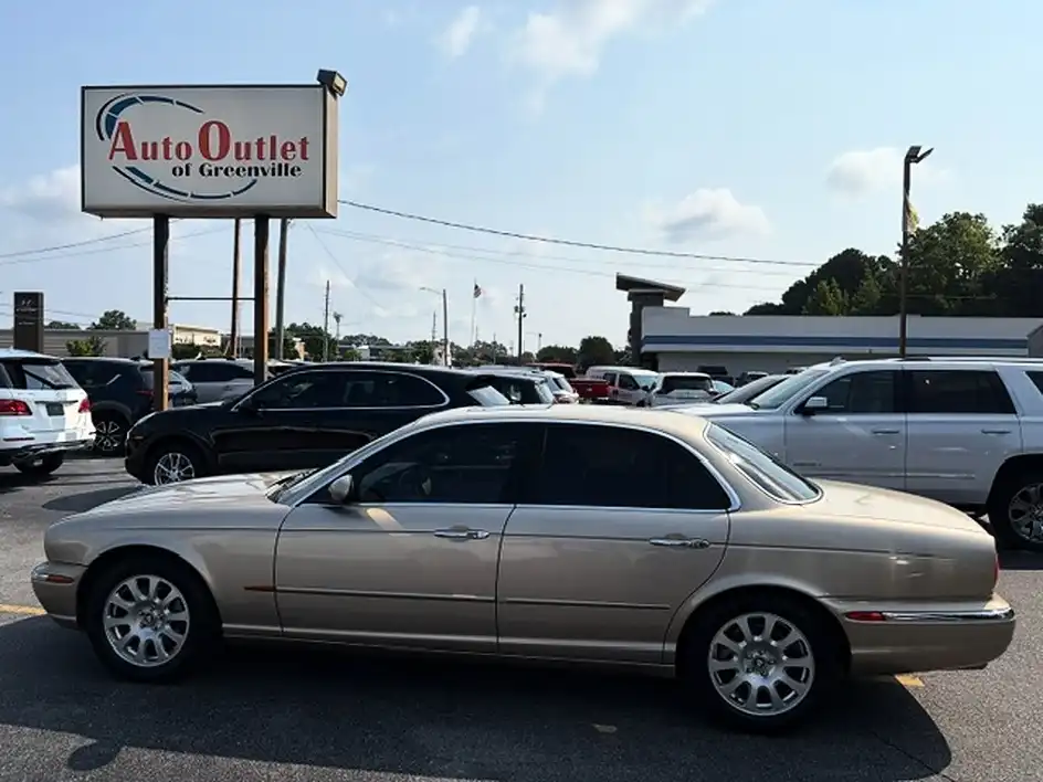 2004 Jaguar XJ XJ8's photo