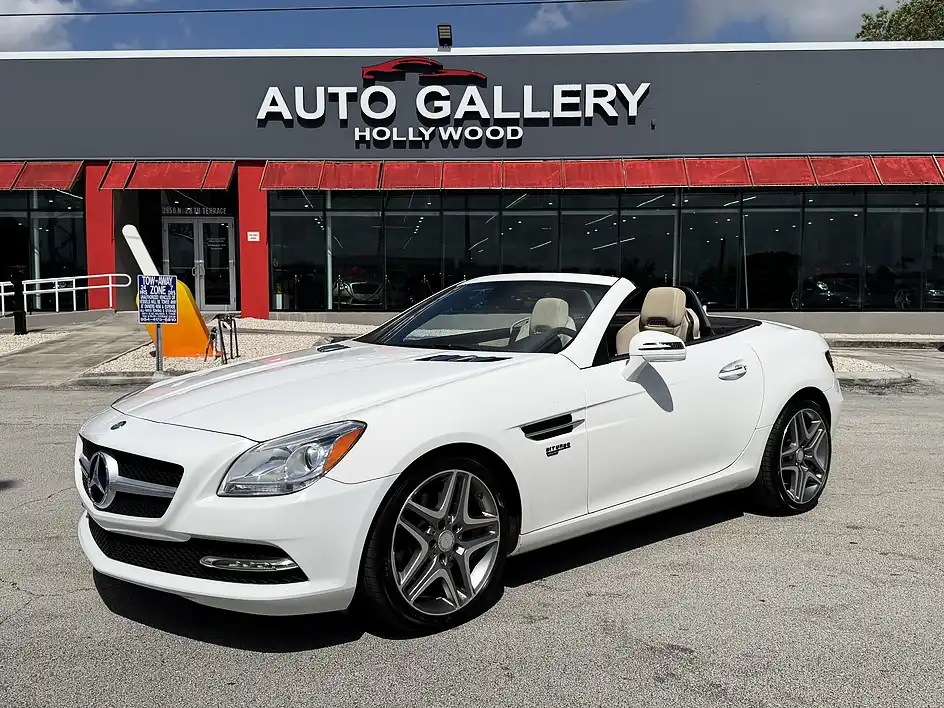2016 Mercedes-Benz SLK SLK300's photo